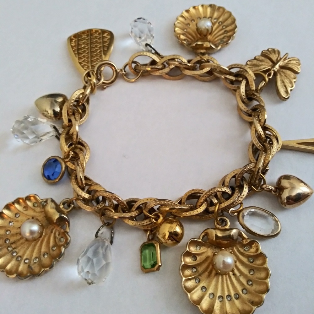 Gold Tone Vintage Charm Bracelet